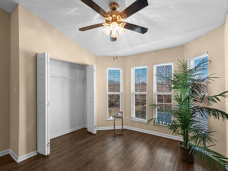 Willowbend — Photo 121