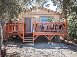 836 Maple Ln, Sugarloaf, CA 92386