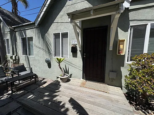 215-221 Lolita St Photo 1