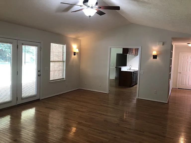 125 Old Qualls Rd — Photo 3