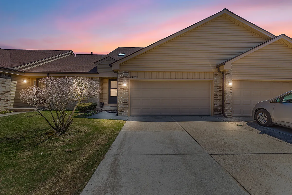 Building Photo - 2315 Heritage Pointe Dr