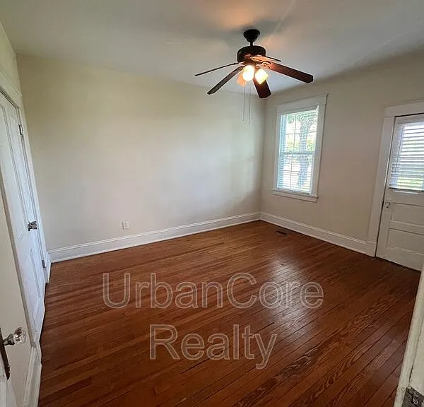 709 N 35th St — Photo 20