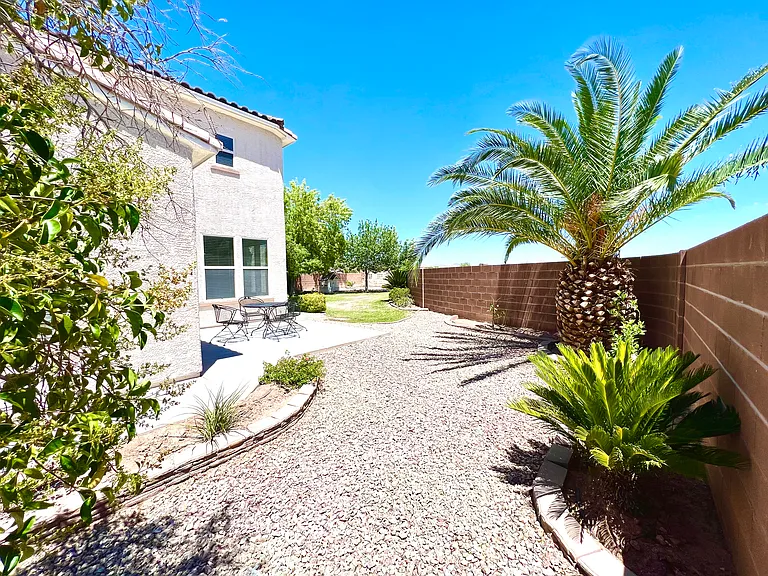 7140 Charter Crest St — Photo 85