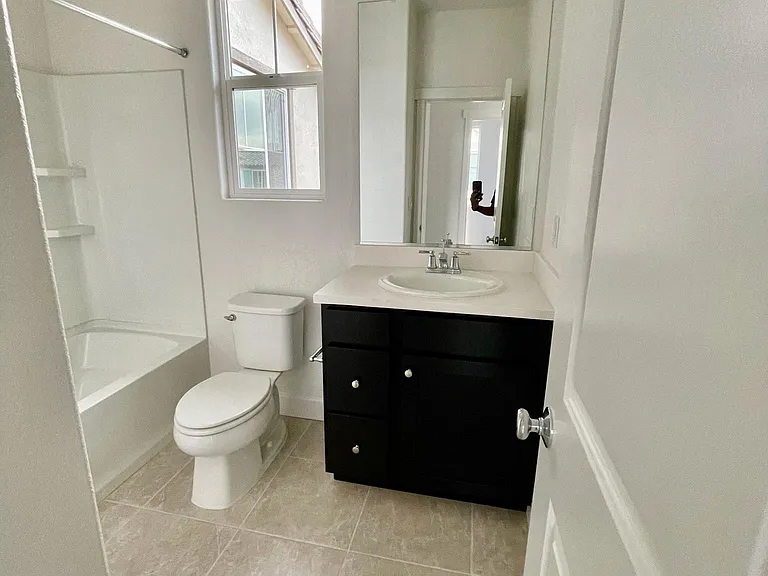 278 E Lawson Ave — Photo 12