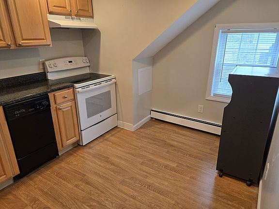 4th image of 154-156 Burgess Ave #3
