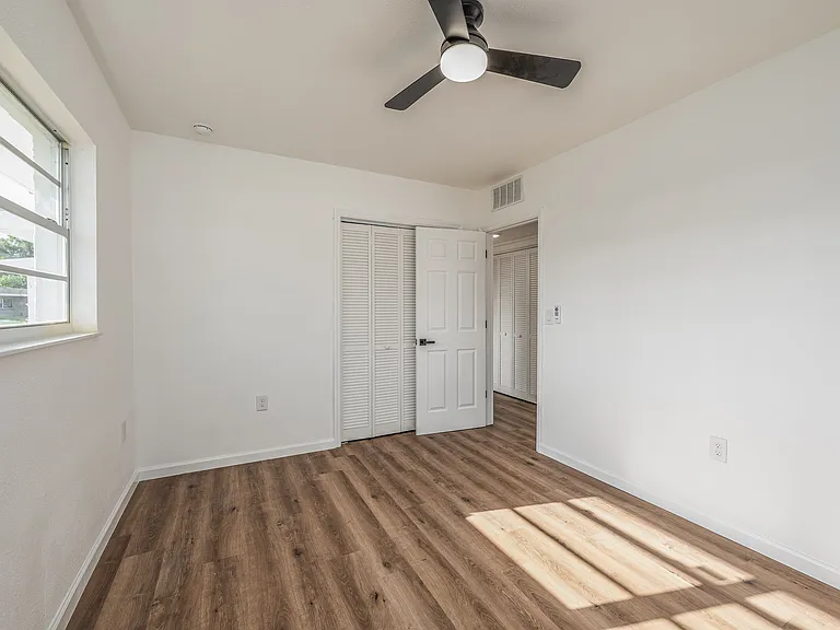 1811 Rhoades Ter — Photo 13