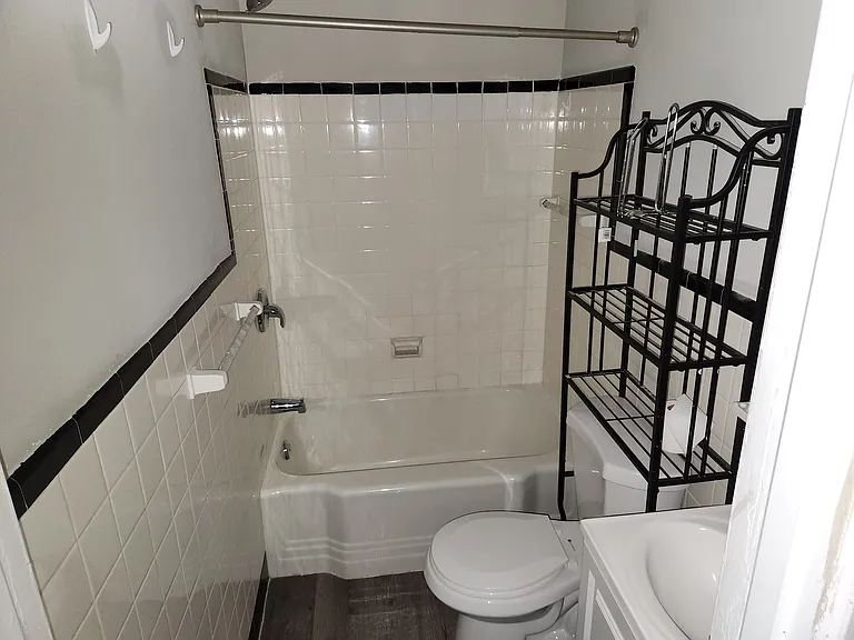 6427 N 13th St #2 — Photo 16