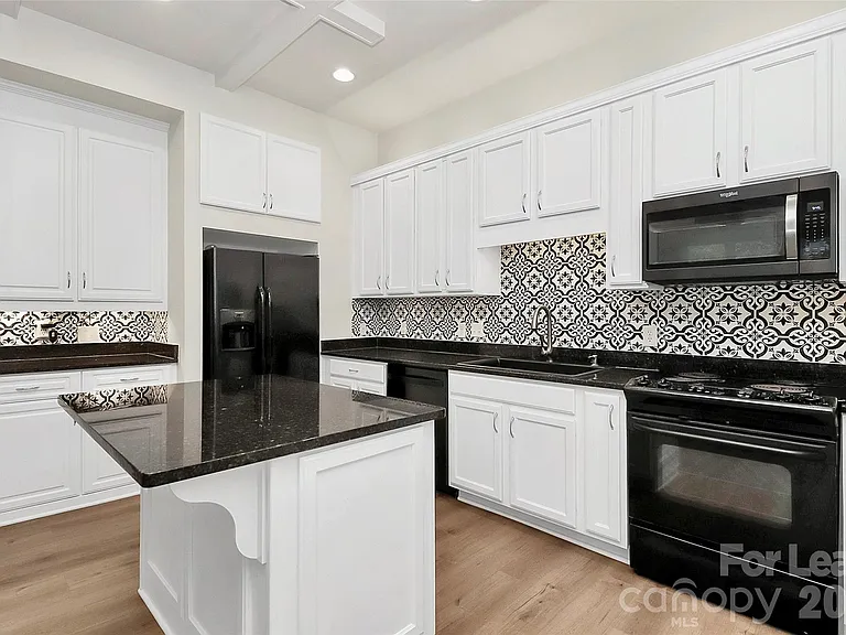 450 New Bern Station Ct — Photo 8