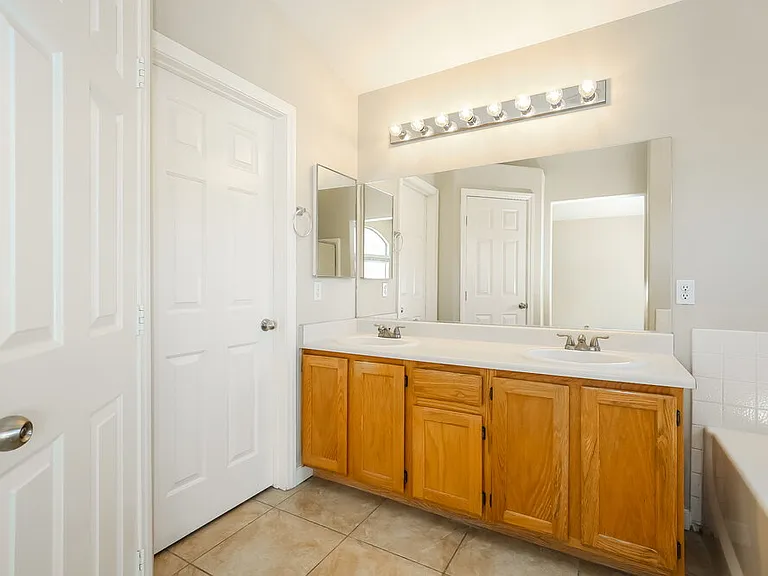 3940 Camryn Holly St — Photo 12