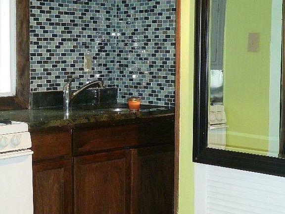 3rd image of 214 W Saint Paul Ave