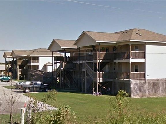 3rd image of 110 Peach St