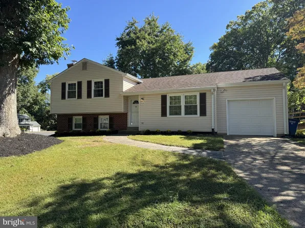 5045 Kenerson Dr, Fairfax, VA 22032