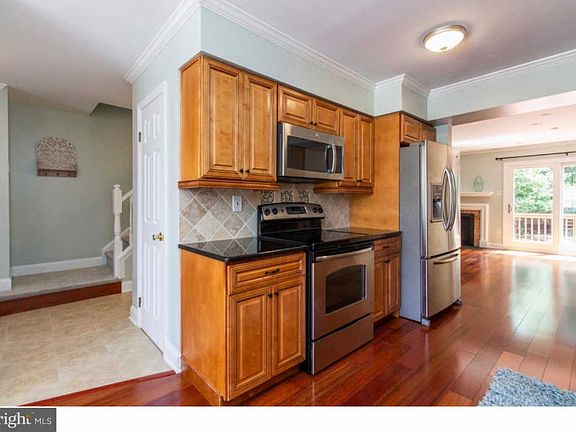 2nd image of 144 Jefferson Ct