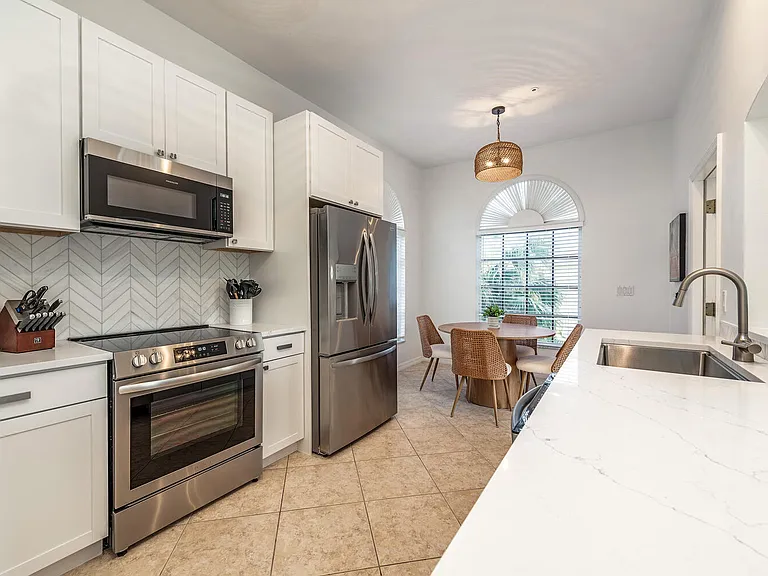 27537 Hickory Bay Dr — Photo 4