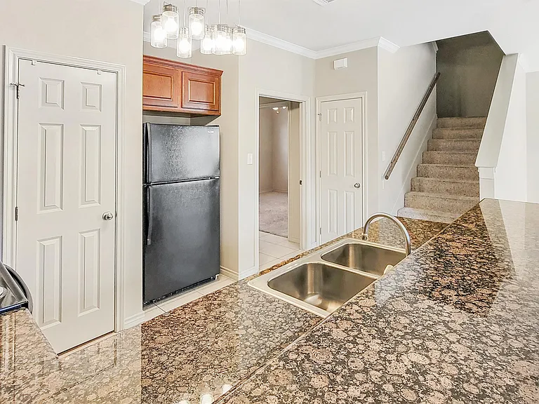 168 Forest Dr #1 — Photo 5