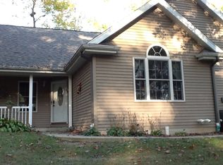 15049 E Arbuckle Rd, Marshall, IL 62441