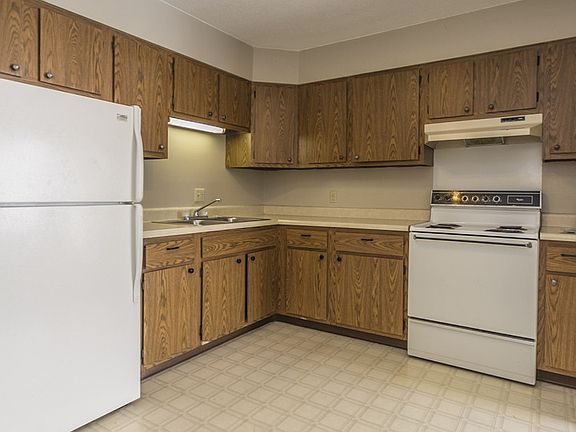 3rd image of 203 Gabrielson Dr #22
