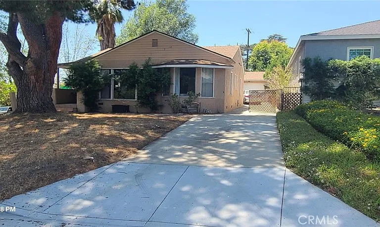 2403 N Lamer St — Photo 1