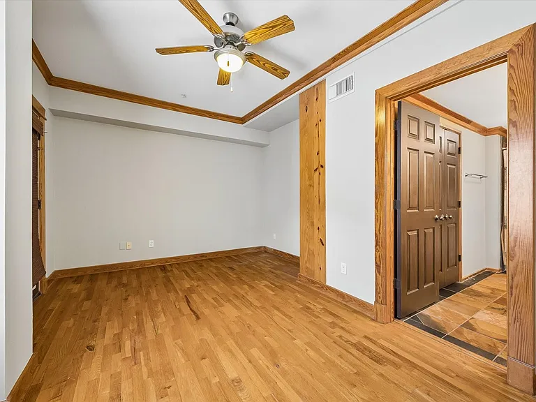 215 W Norma St #302 — Photo 24