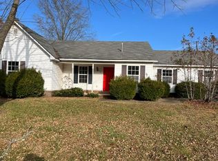 159 Pinewood Dr, Jackson, TN 38305