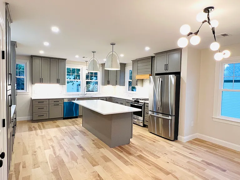 31 Park Ave #31B — Photo 1