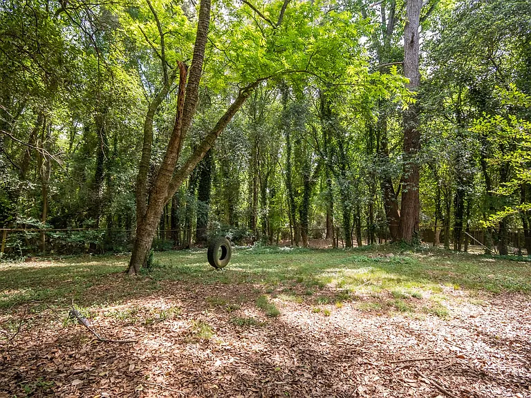 175 Habersham Way — Photo 38