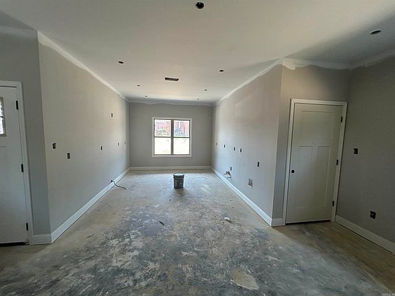 3rd image of 210 & 212 W Hickory St