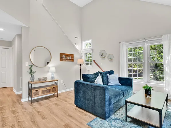 31 Newberry Lane #31, Glastonbury, CT 06033