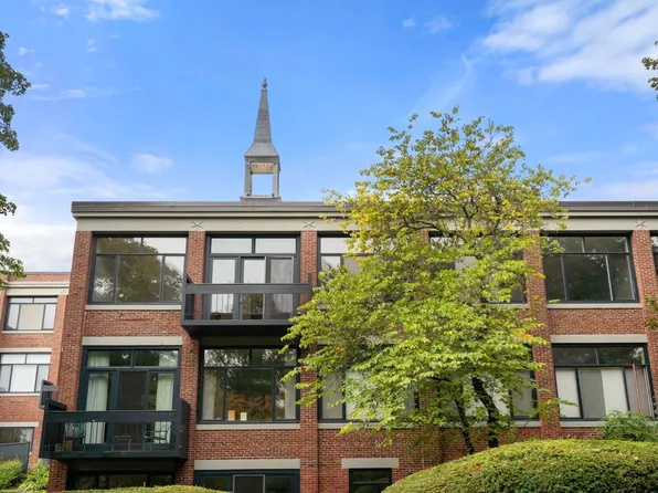 100 Keyes Rd APT 304, Concord, MA 01742
