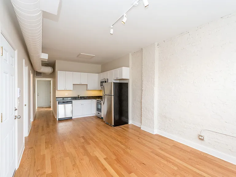 915 S Aberdeen St — Photo 23