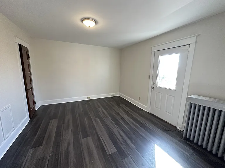 424 N Locust St #6 — Photo 4