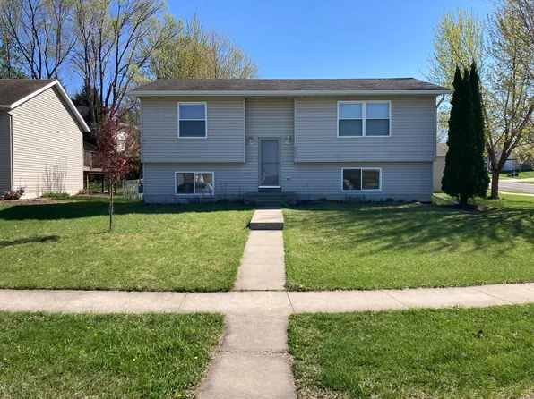 4932 10th St NW, Rochester, MN 55901