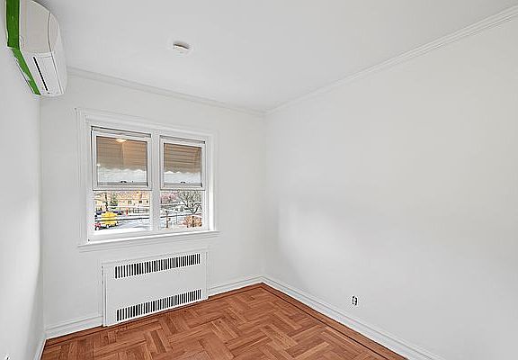 5th image of 8 E 56th St #2A