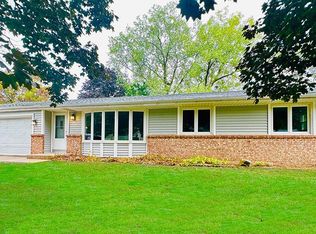 1864 Carol Ln, West Saint Paul, MN 55118