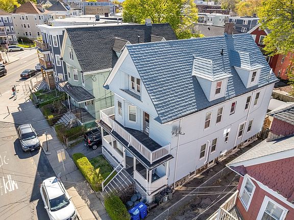 3rd image of 8 Colonial Ave