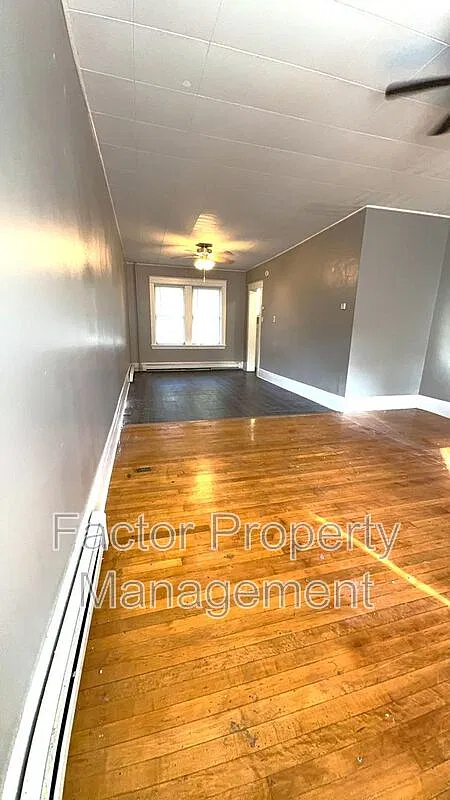 2 bed, 1.0 bath, 1000 sqft, $1,200 — Photo 3