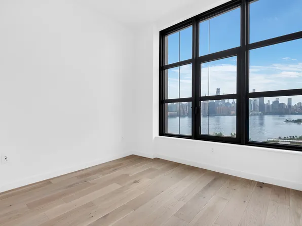 29 Huron Street image 13 of 31