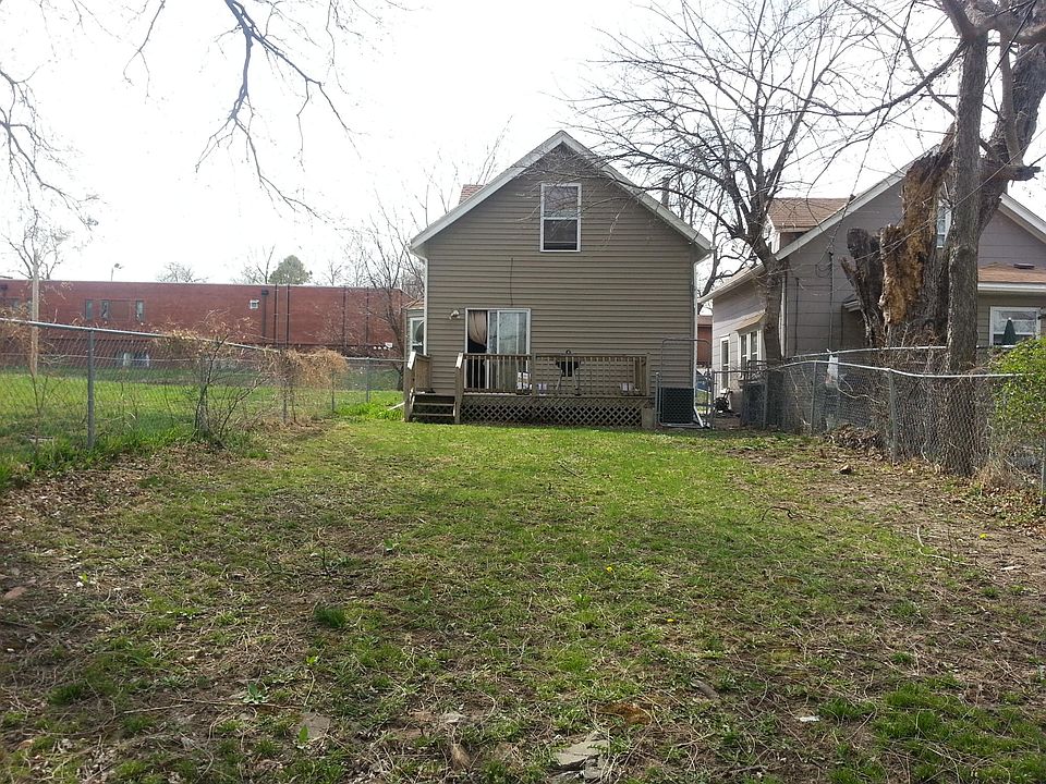 2nd image of 2211 College Ave