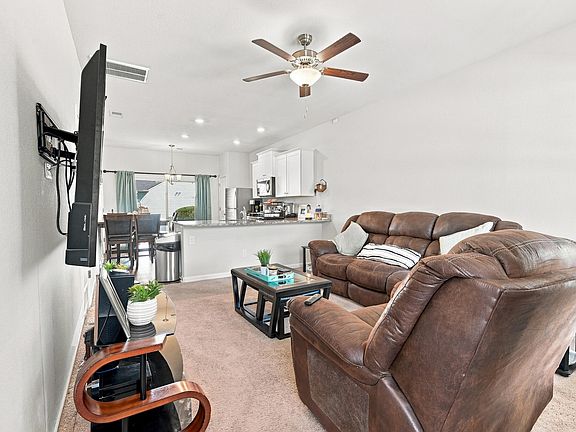5th image of 240 Yorktown Ln