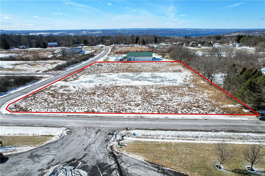 Cayuga Vista Dr photo 1