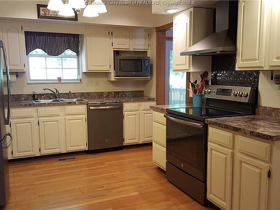 4th image of 308 Oak Tree Ln