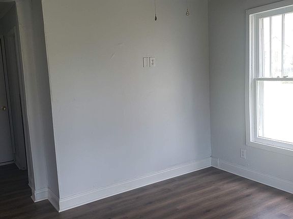2nd image of 198 E 1st Ave #1