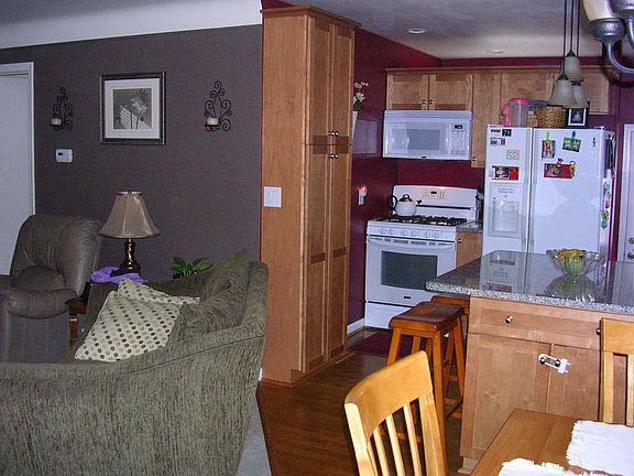 Kitchen/ Living Room