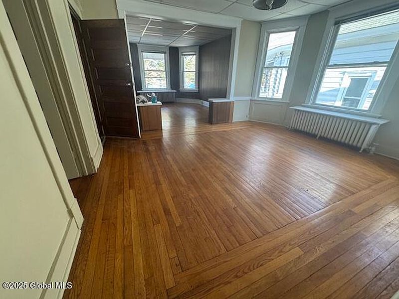 5th image of 361 Manning Boulevard