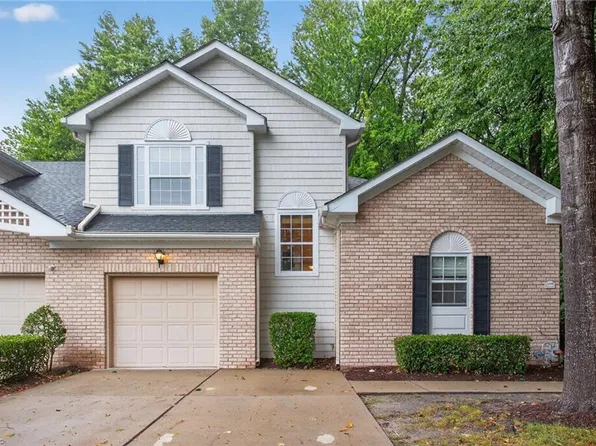 1400 Otterbourne Ct, Chesapeake, VA 23320