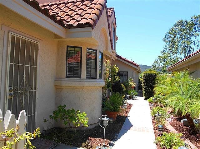 1st image of 2517 Holly Valley Dr