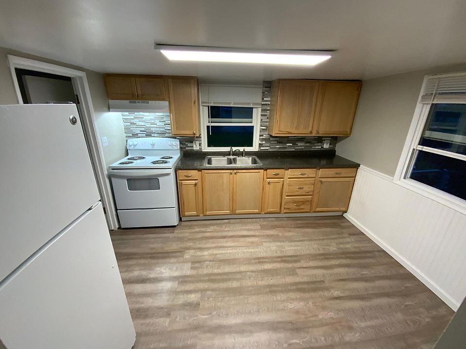 Eat in Kitchen new remodeled