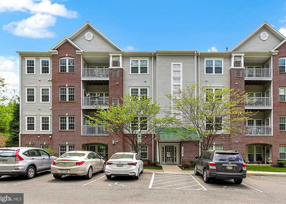 1st image of 259 Beckenham Cir Unit 302