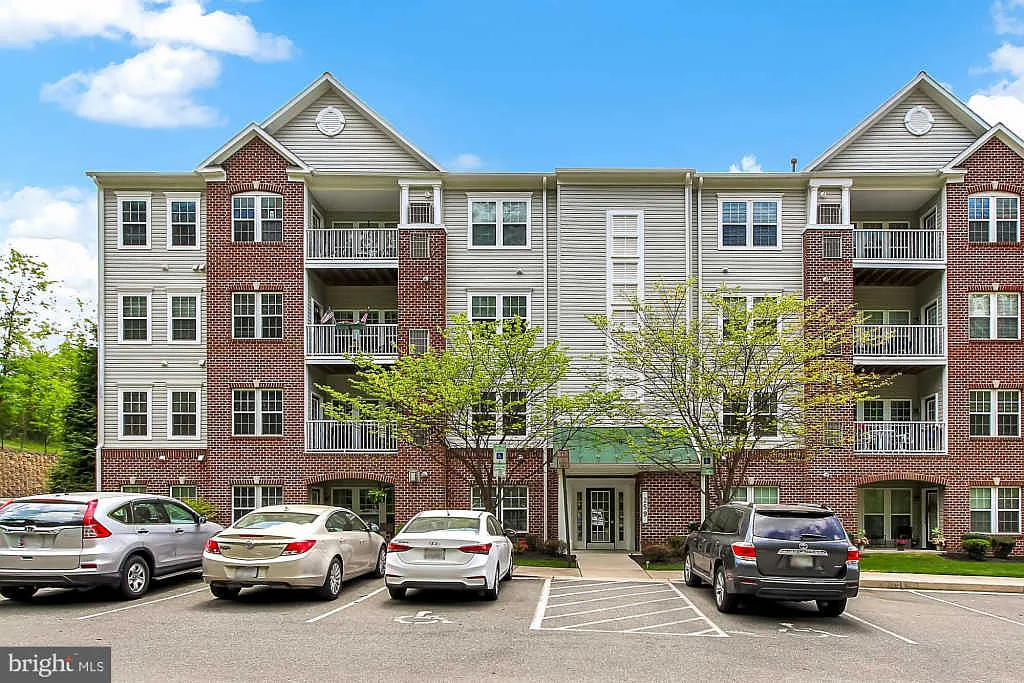 259 Beckenham Cir Unit 302 photo 1