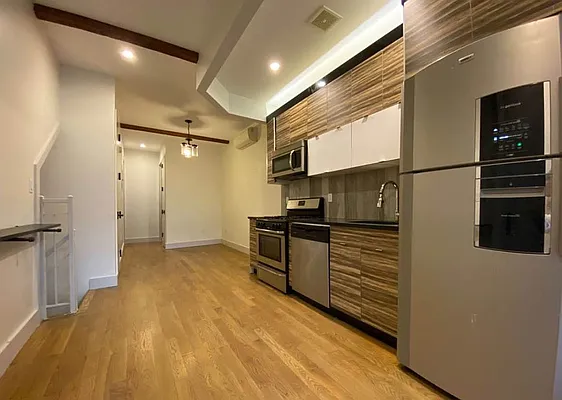 Rented by Skyhigh Realty NYC LLC | media 9
